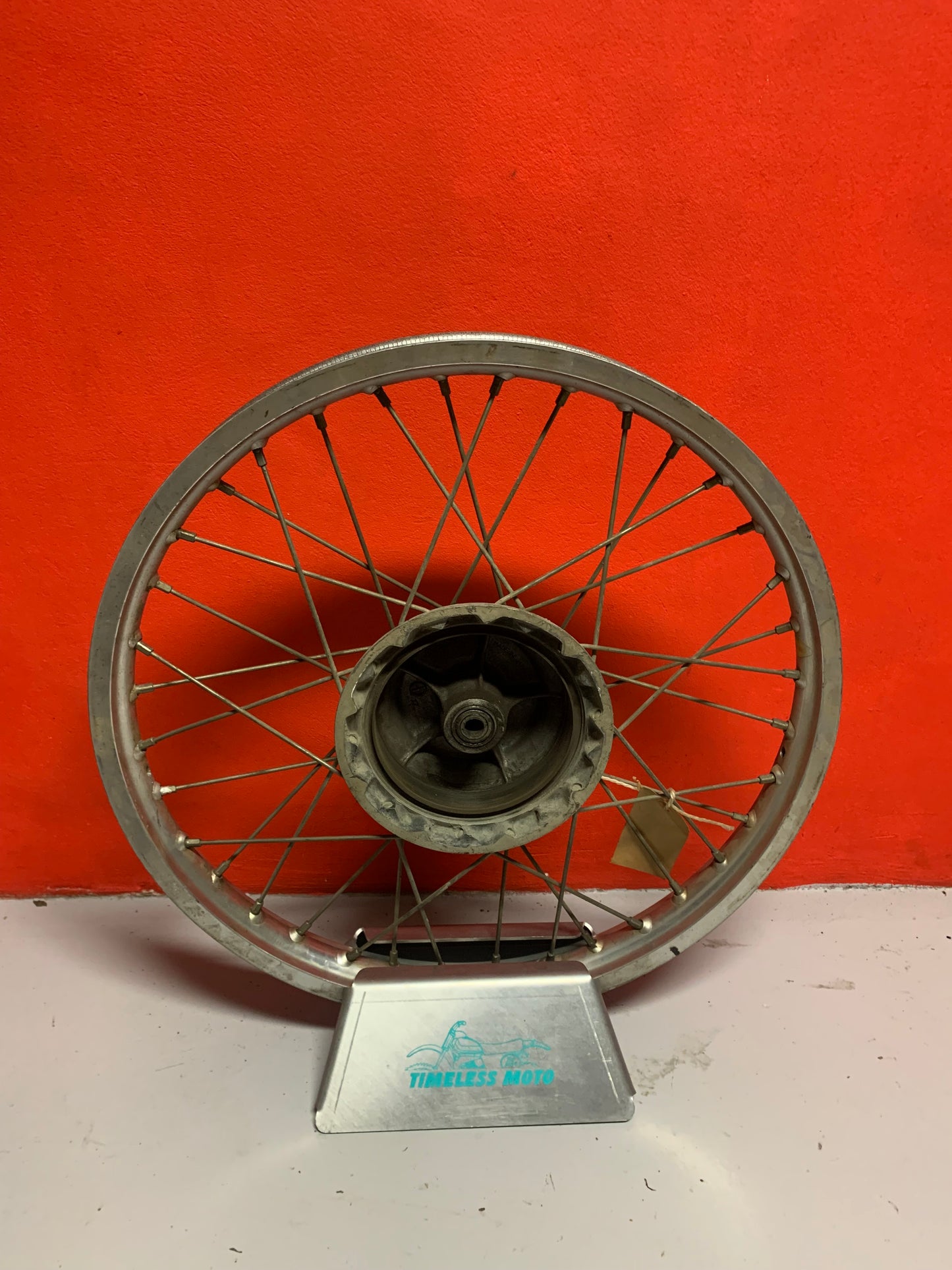 Suzuki RM250 1981 front wheel
