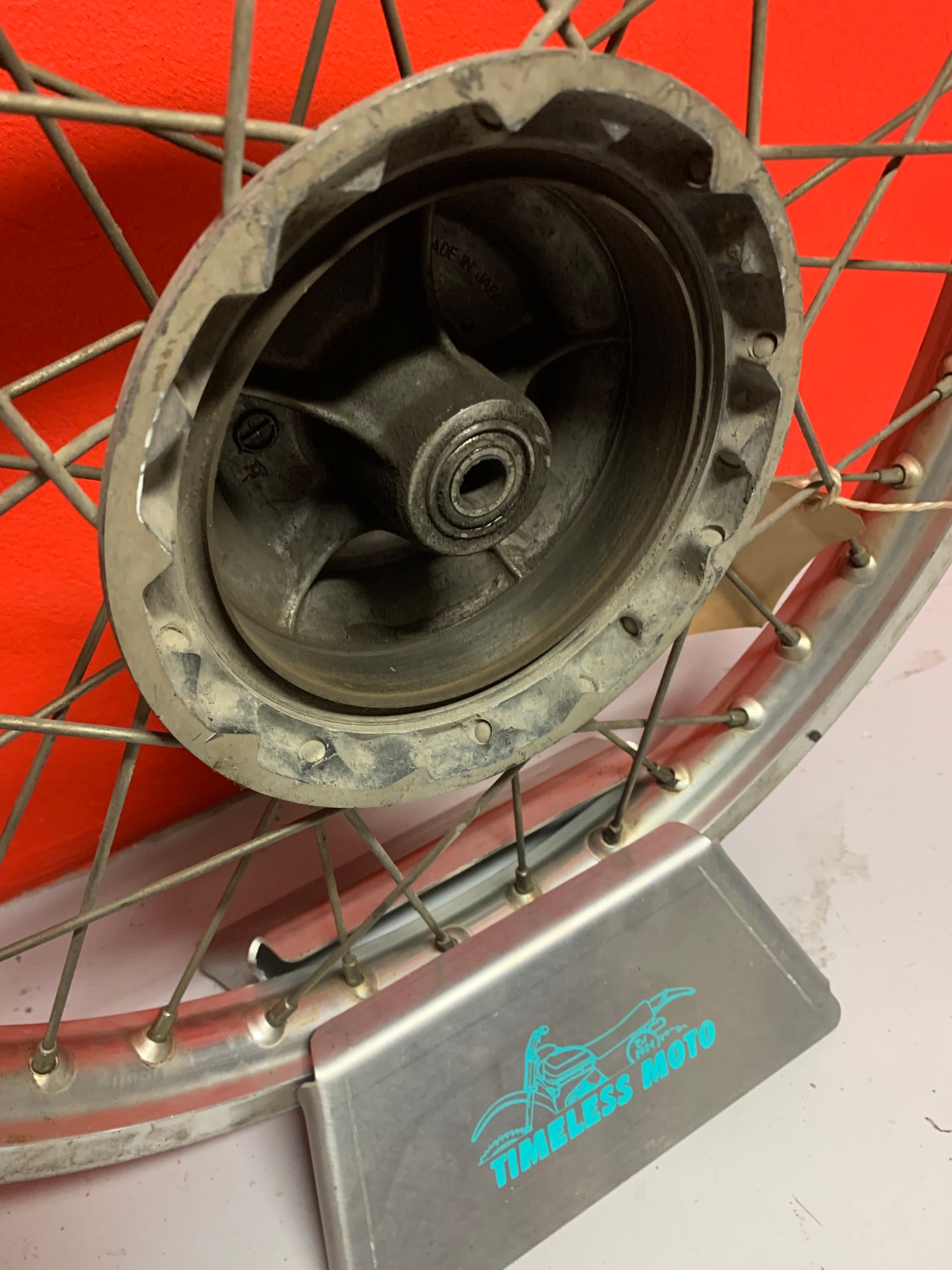 Suzuki RM250 1981 front wheel