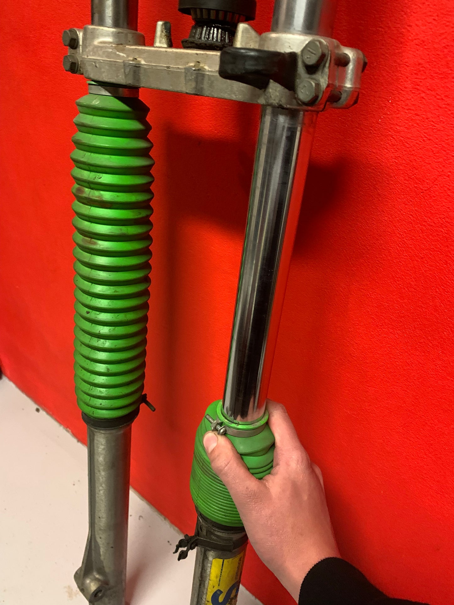Kawasaki KX125/KX250 1980 complete front end forks
