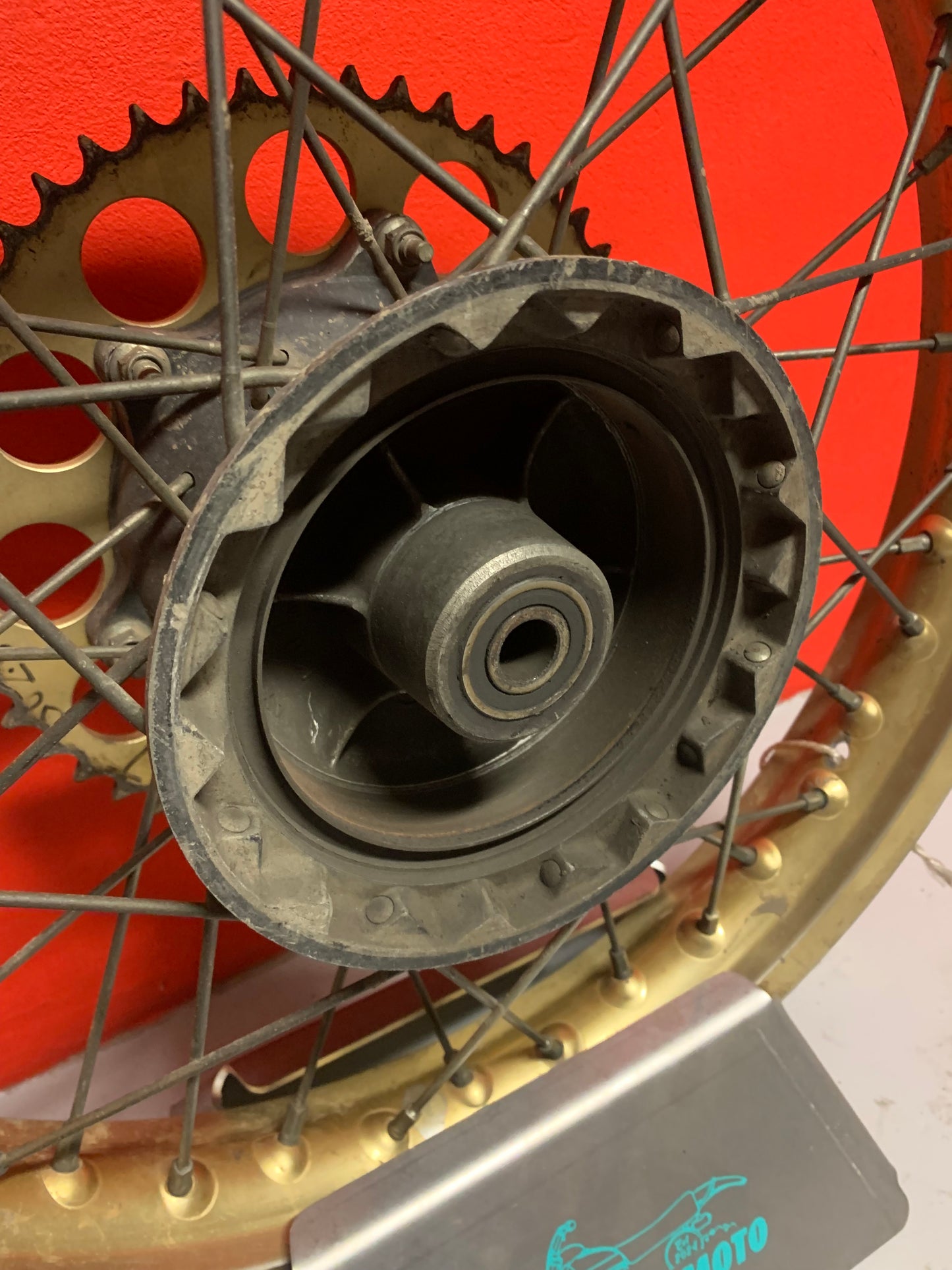 Suzuki RM250 1985 rear wheel