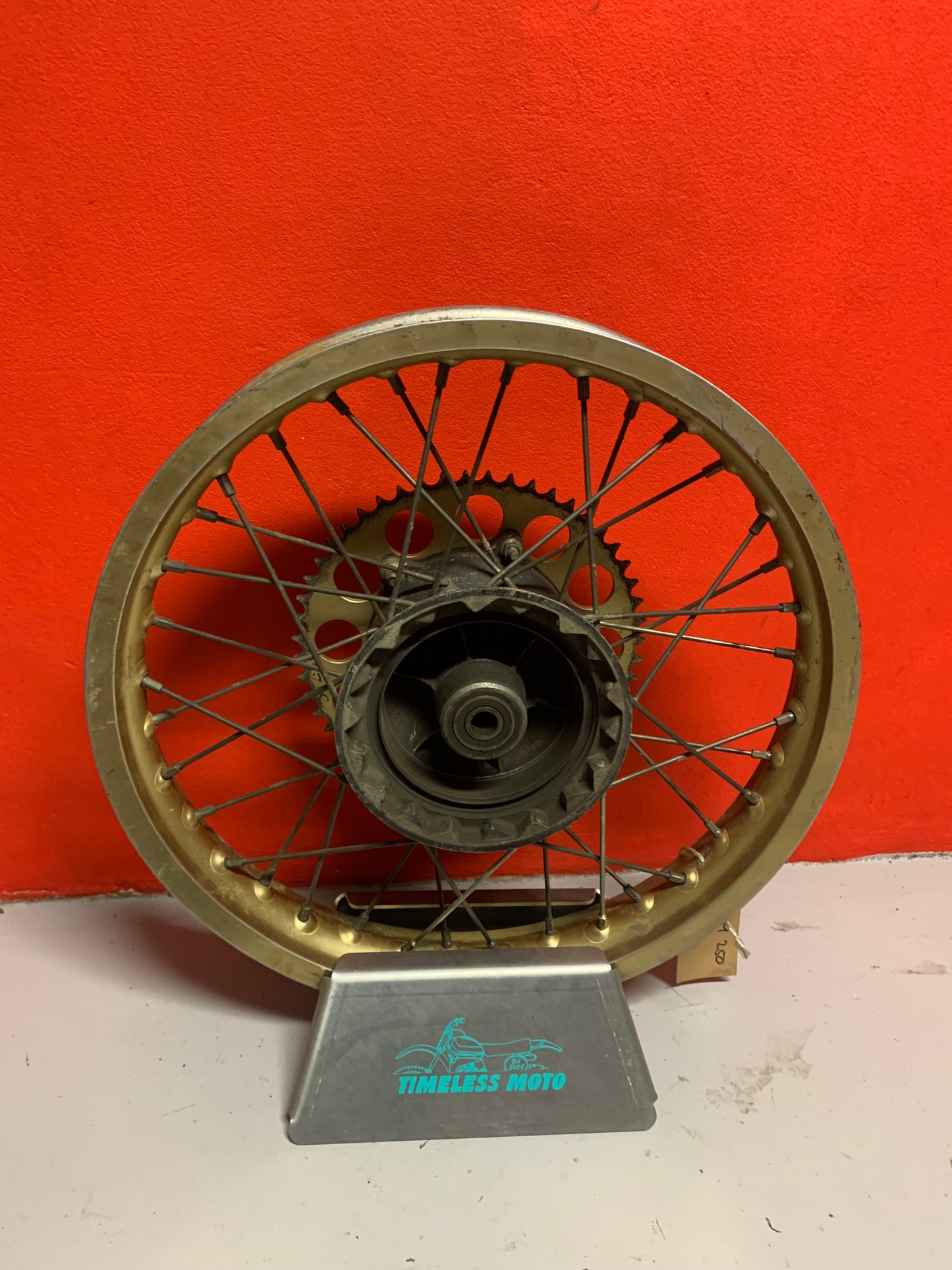 Suzuki RM250 1985 rear wheel