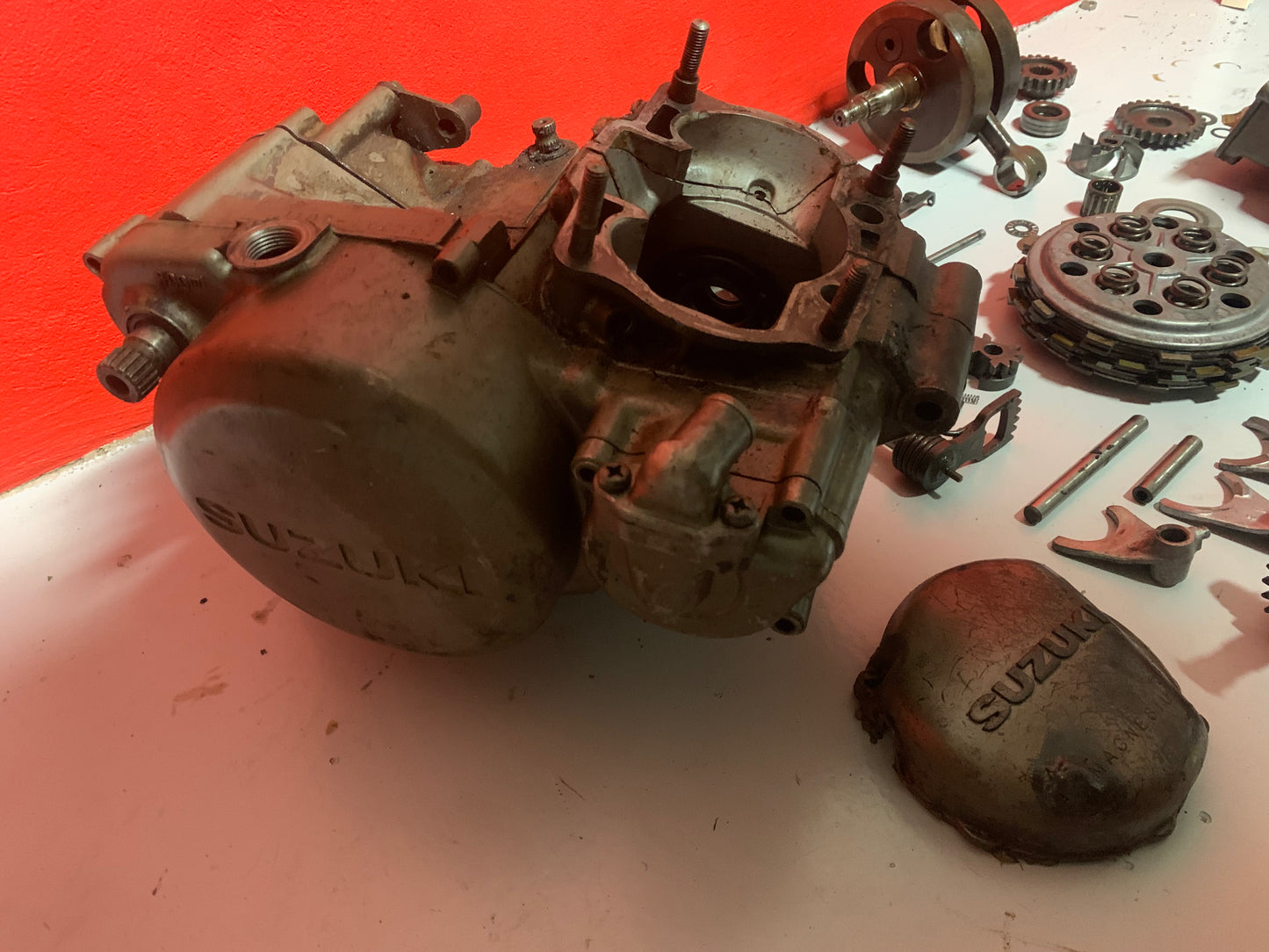 Complete Suzuki RM250F 1985 damaged engine.