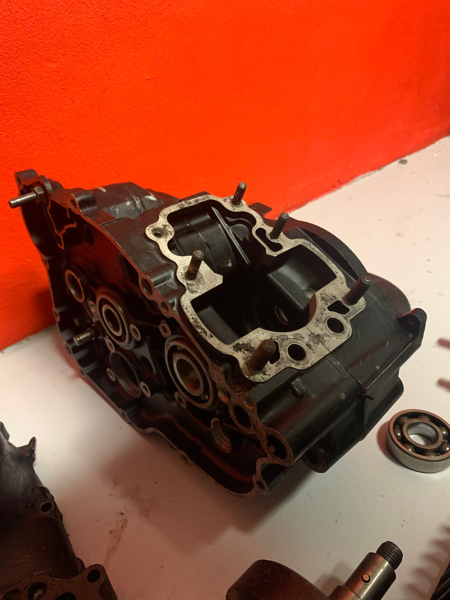 Suzuki RM80 engine 1983-1985 crankcase gearbox crankshaft