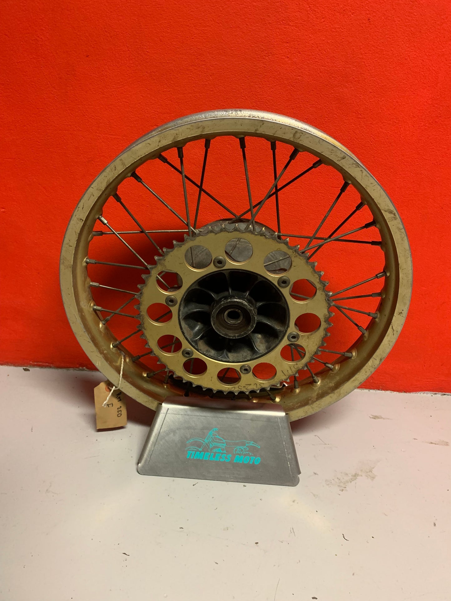 Suzuki RM250 1985 rear wheel