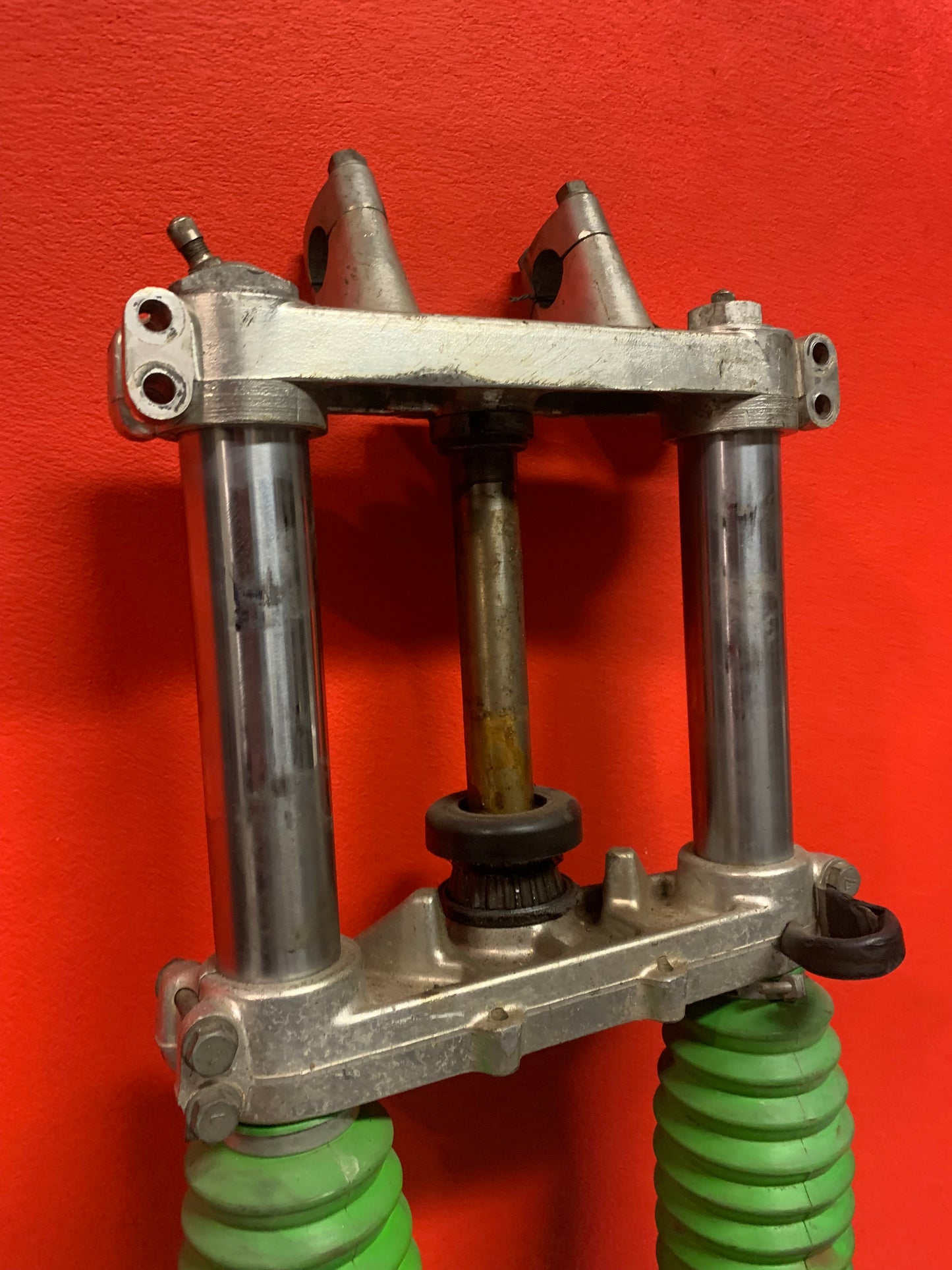 Kawasaki KX125/KX250 1980 complete front end forks