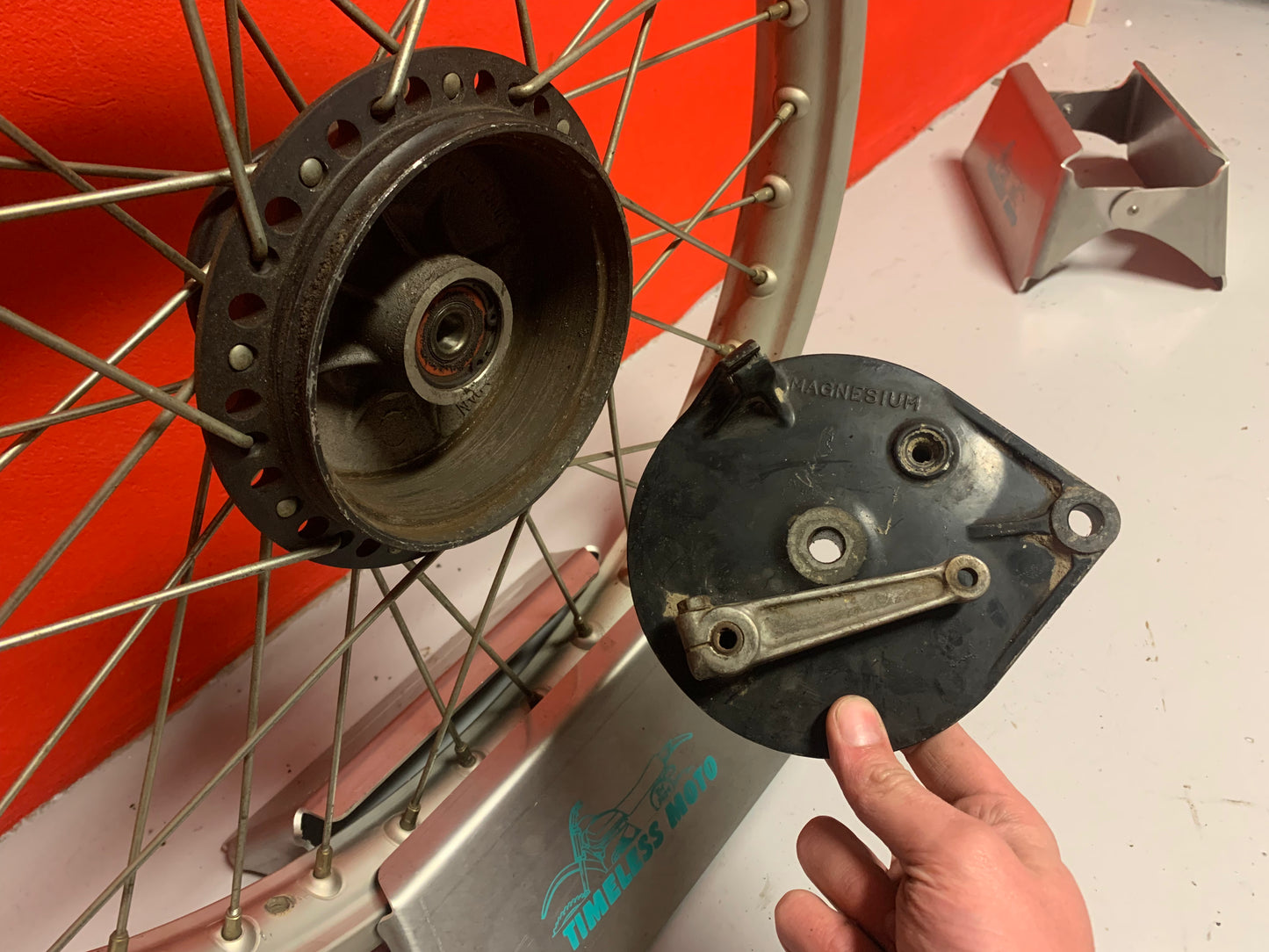 Kawasaki KX125 1980 front wheel. Incl. Anchor plate, Almost new